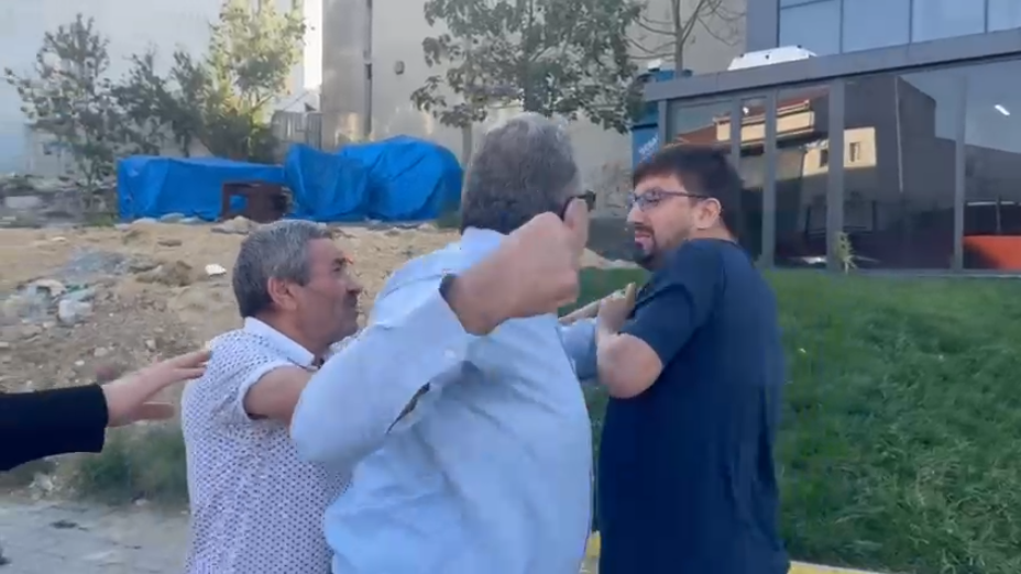 Küçükçekmece’de Gazetecilere Yumruklu Saldırı!