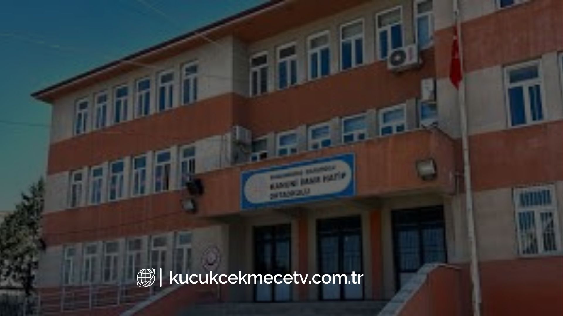 Küçükcekmece Kanuni İmam Hatip Ortaokulu