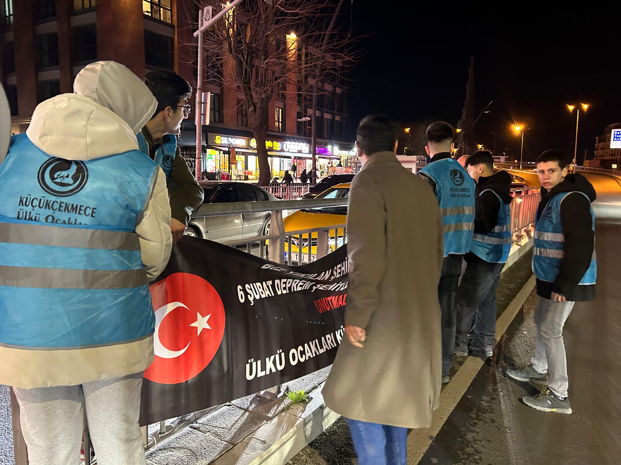 Küçükçekmece Ülkü Ocakları'ndan 6 Şubat Deprem Şehitleri İçin Anma