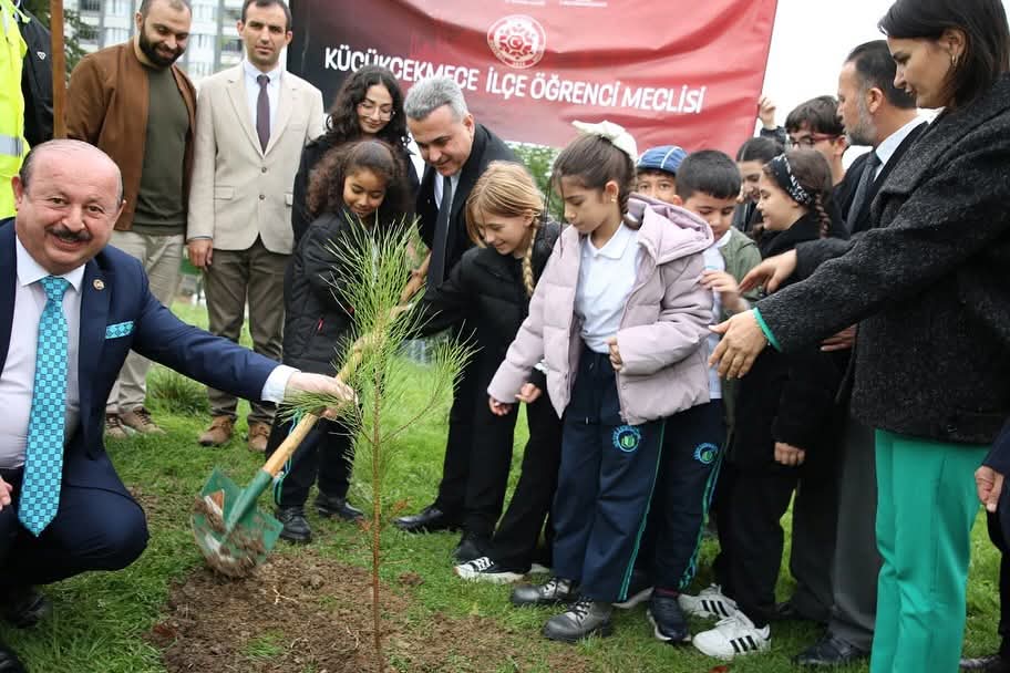 Milli Ağaçlandırma Günü’nde KÜDEF öncülüğünde fidan dikim etkinliği gerçekleştirildi