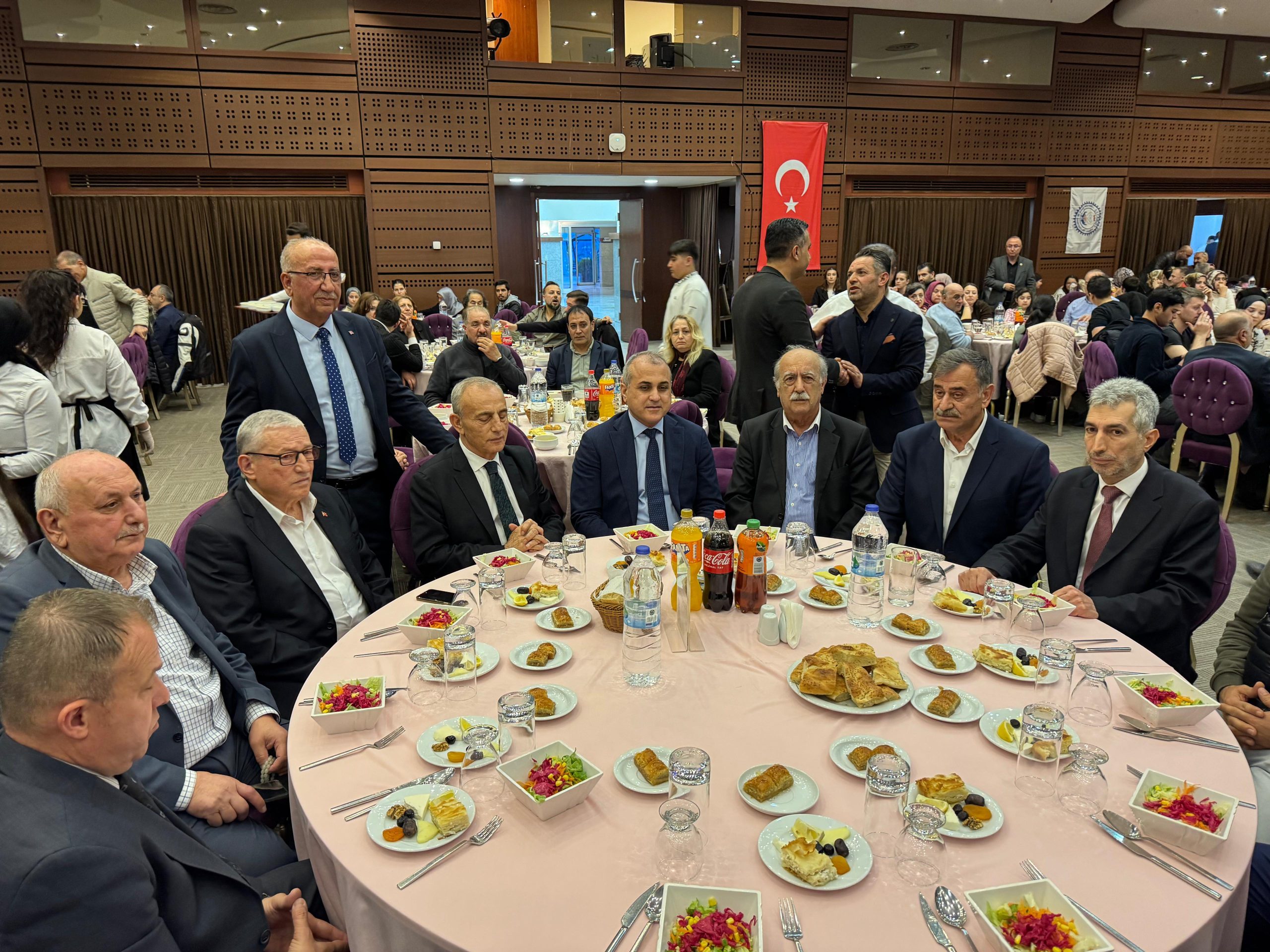 Sefaköy Birleşik Esnaf ve Sanatkarlar Odası İftar Programını Düzenledi