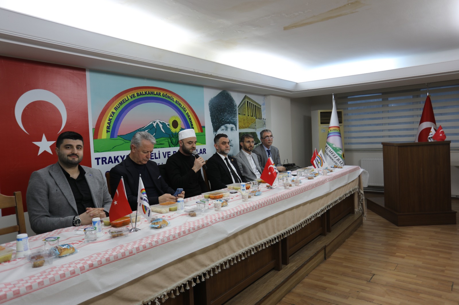 Trakya Rumeli Balkanlar Gönül Birliği Dernekleri Platformun'dan Mevlguid-i Şerif ve İftar Programı